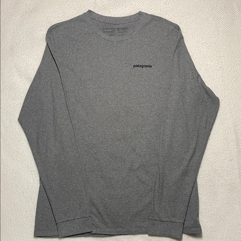 Patagonia Men’s Grey Crewneck Outdoor Active Casual lightweight Long Sleeve
